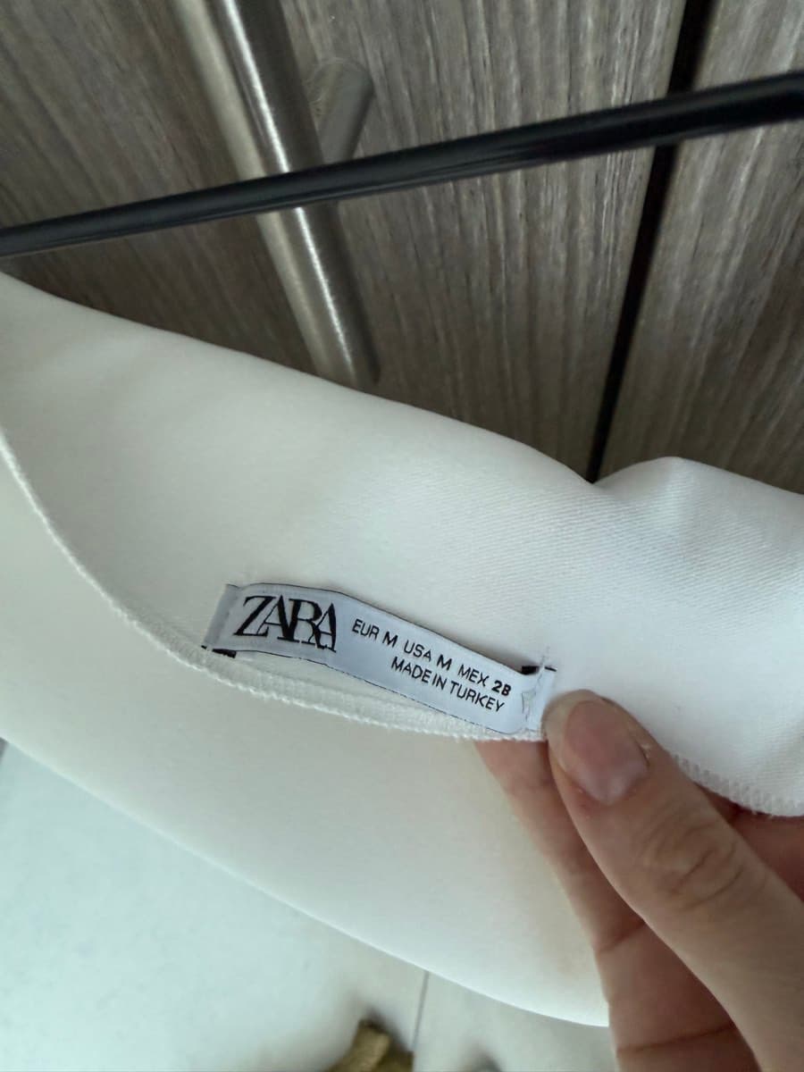 Zara White One-Shoulder Asymmetric Top thumbnail 2