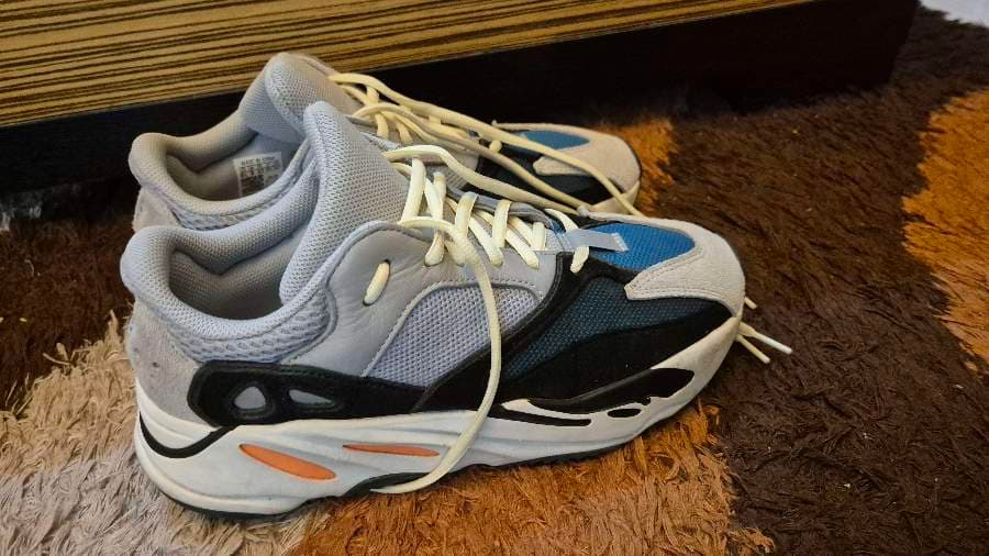 Adidas Yeezy Boost 700  waverunner EU42 thumbnail 3