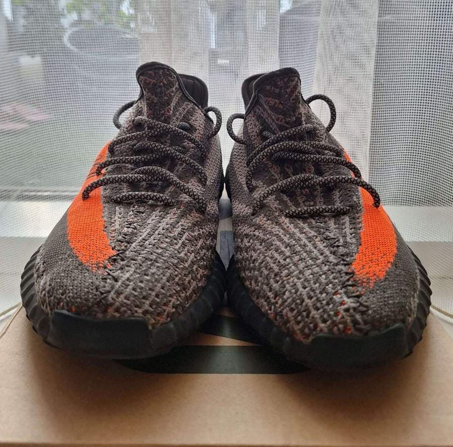 Yeezy Boost 350 V2 thumbnail 2