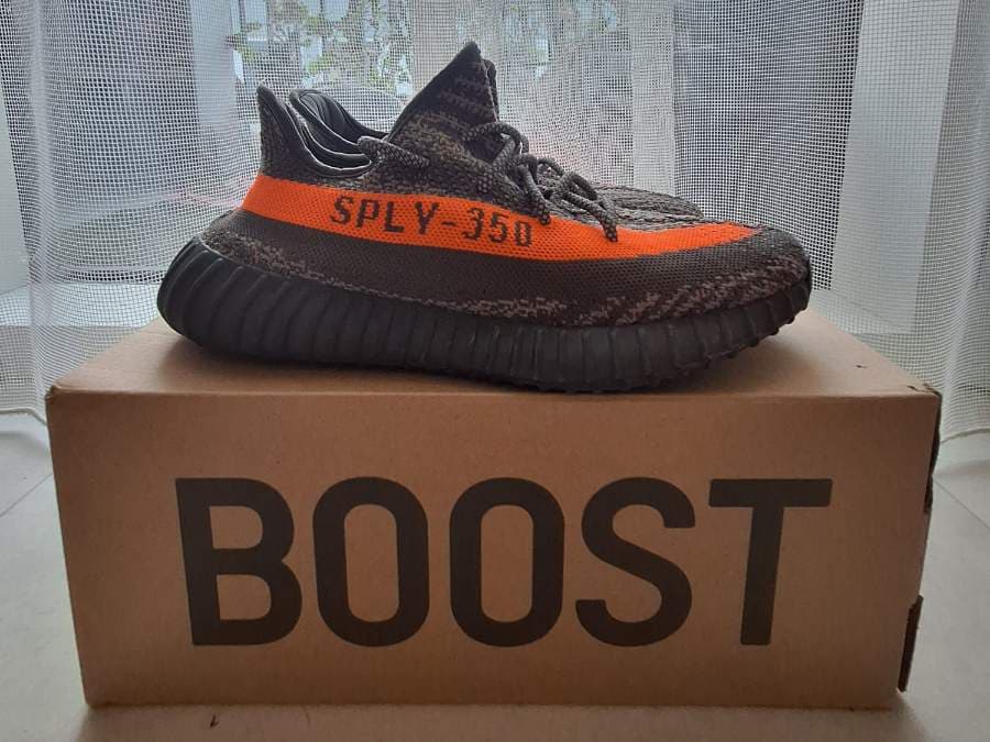 Yeezy Boost 350 V2 thumbnail 10