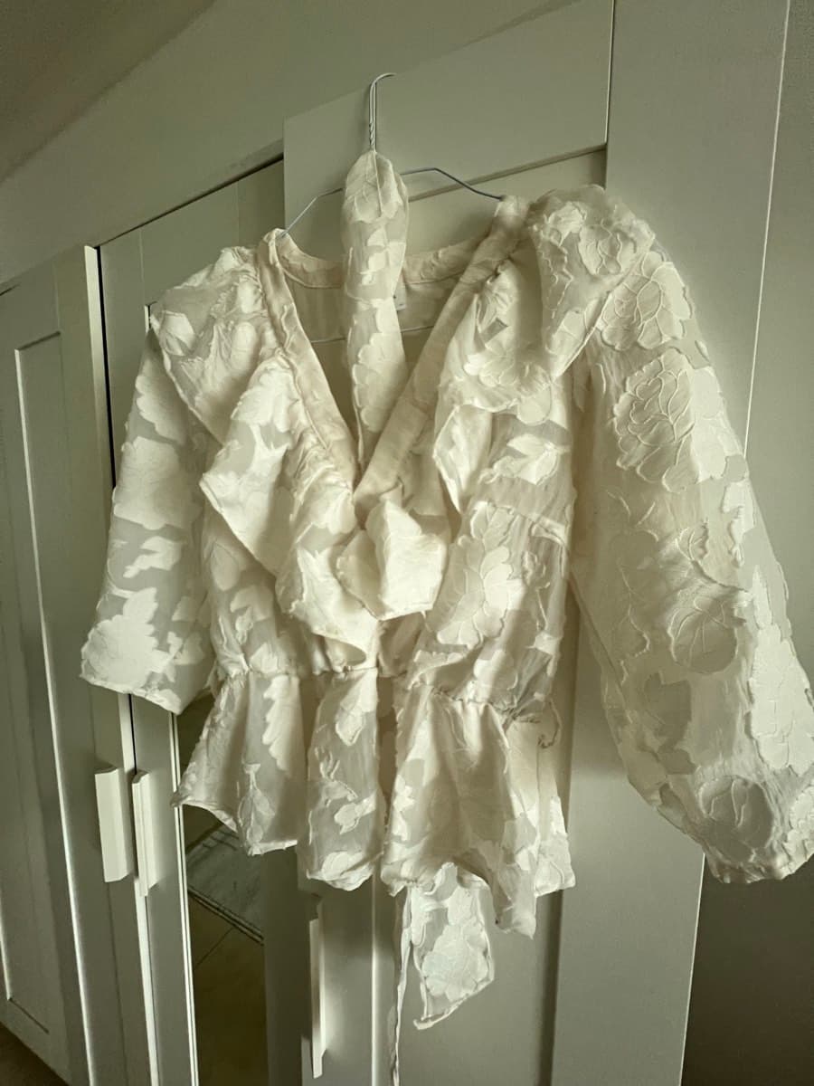 Cream Floral Peplum Blouse thumbnail 2