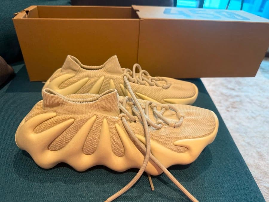 Yeezy 450 Stone Flax thumbnail 3
