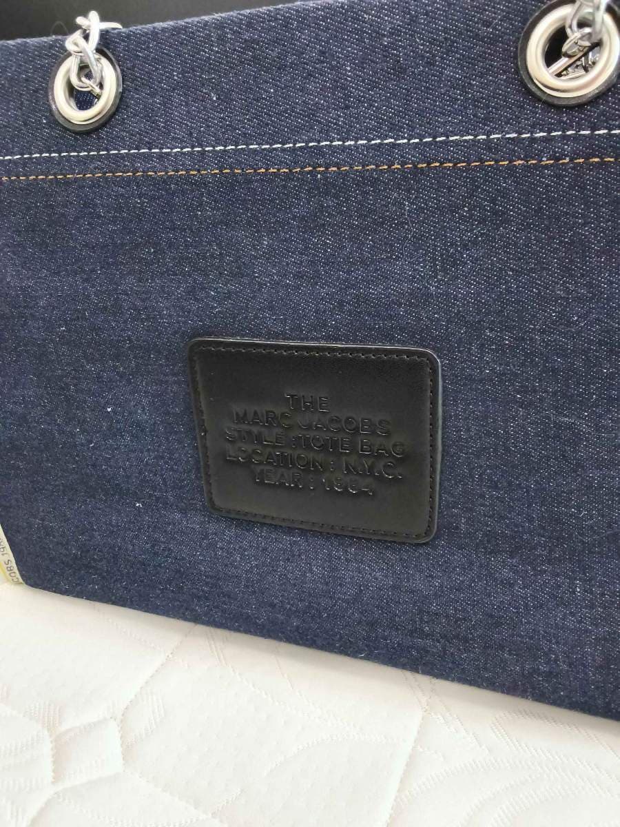 Marc Jacobs The Tote Bag thumbnail 3