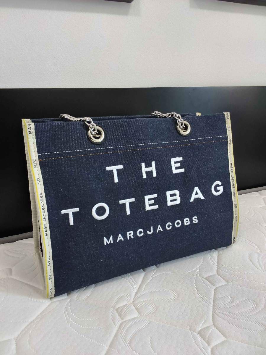 Marc Jacobs The Tote Bag thumbnail 4