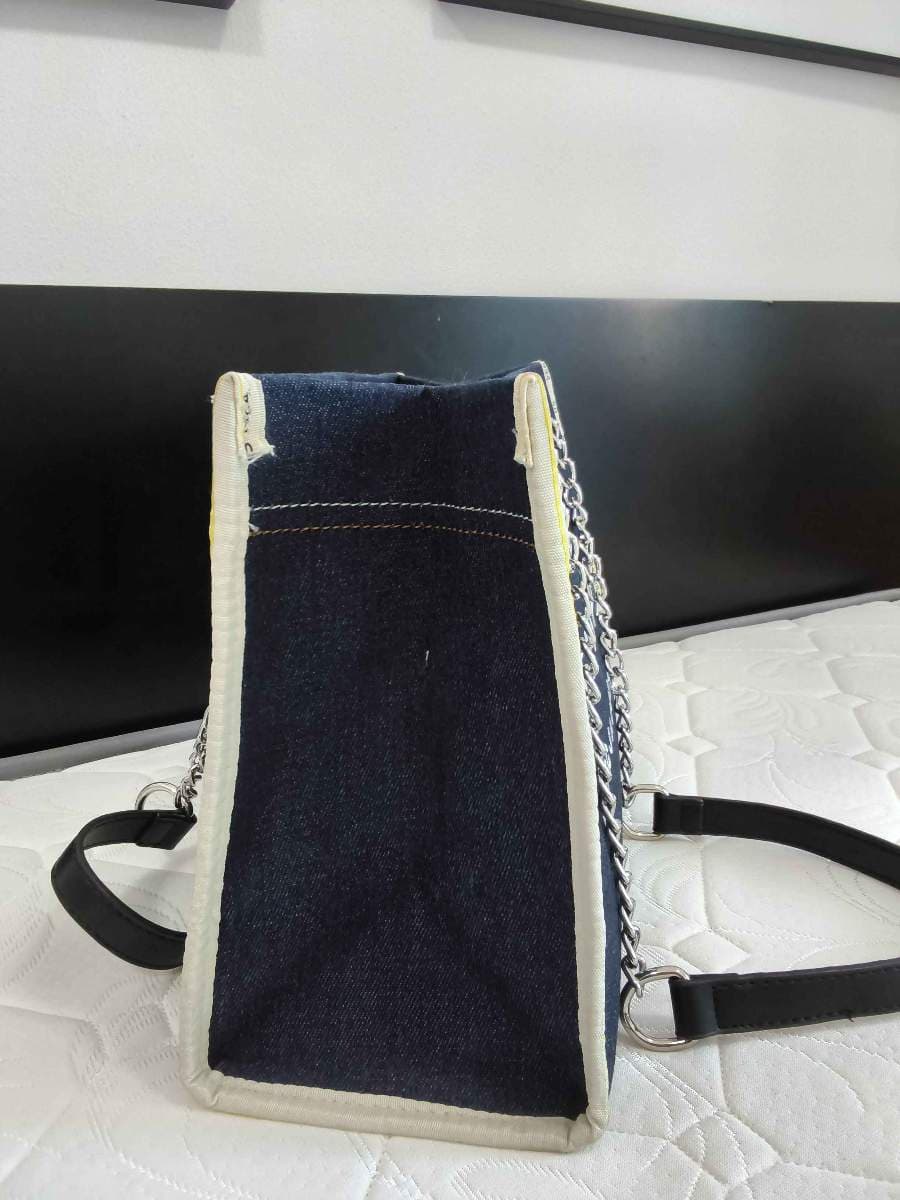 Marc Jacobs The Tote Bag thumbnail 2