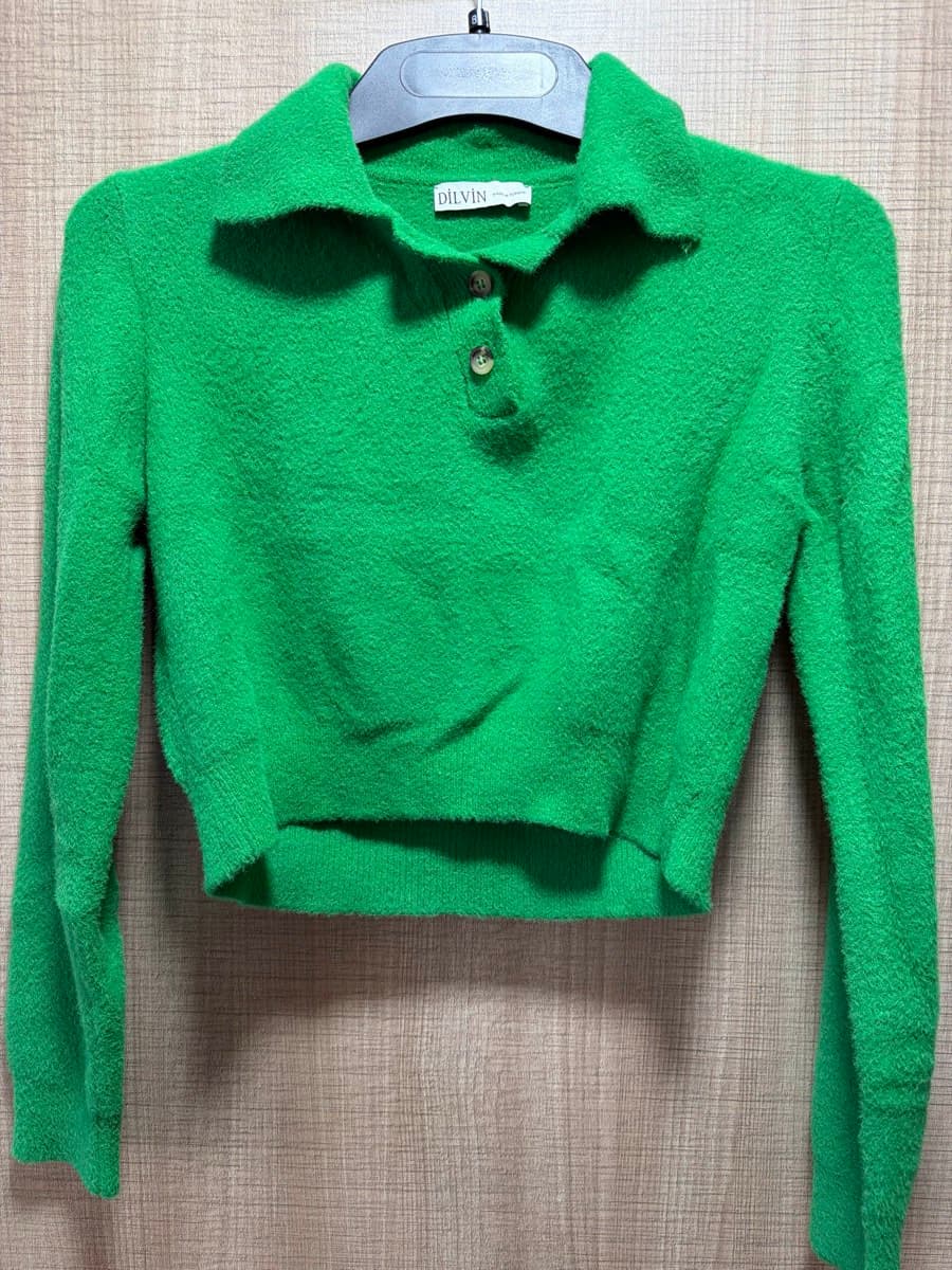 DILVIN Green Collared Sweater thumbnail 2