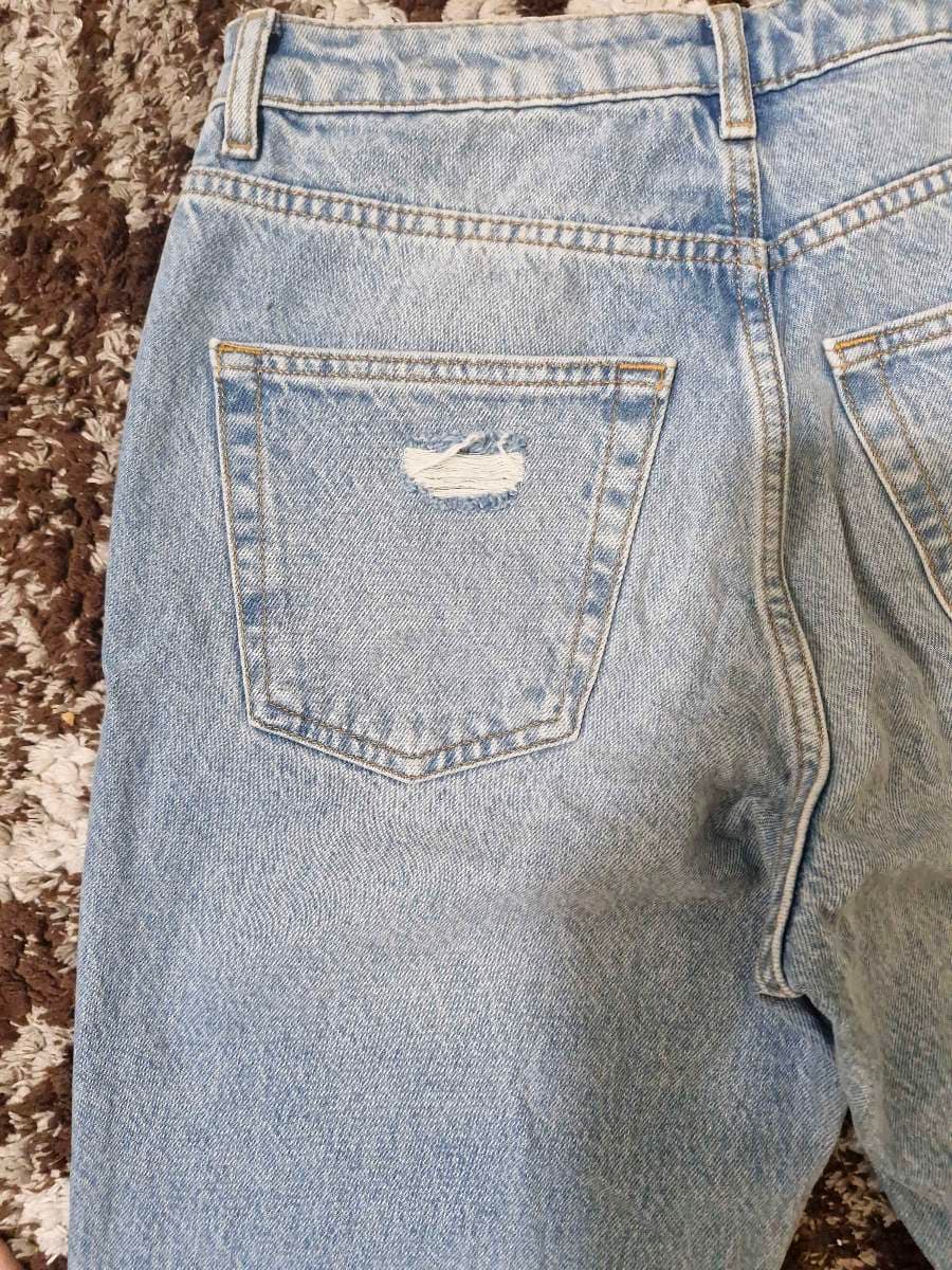 TOPSHOP Mom Light Wash Distressed Jeans thumbnail 6