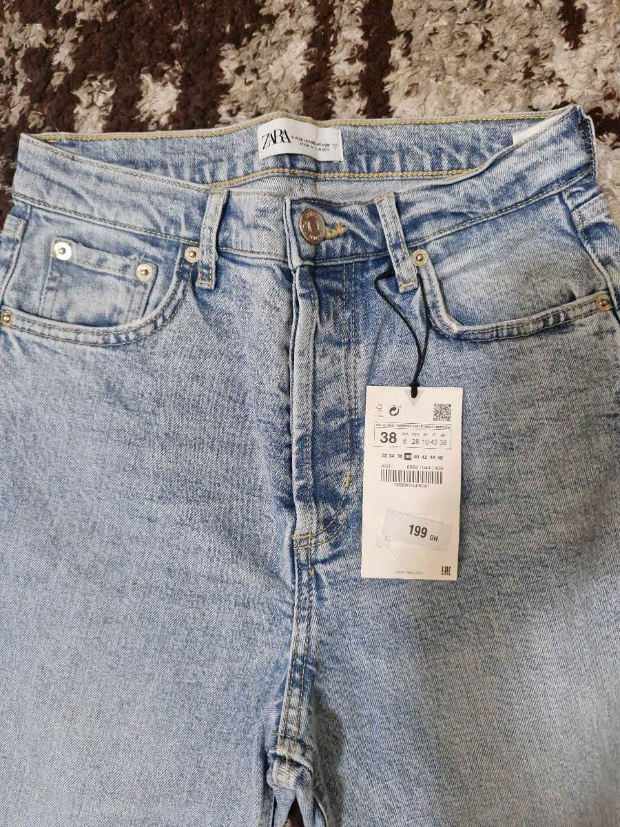 Zara Light Wash Jeans thumbnail 3