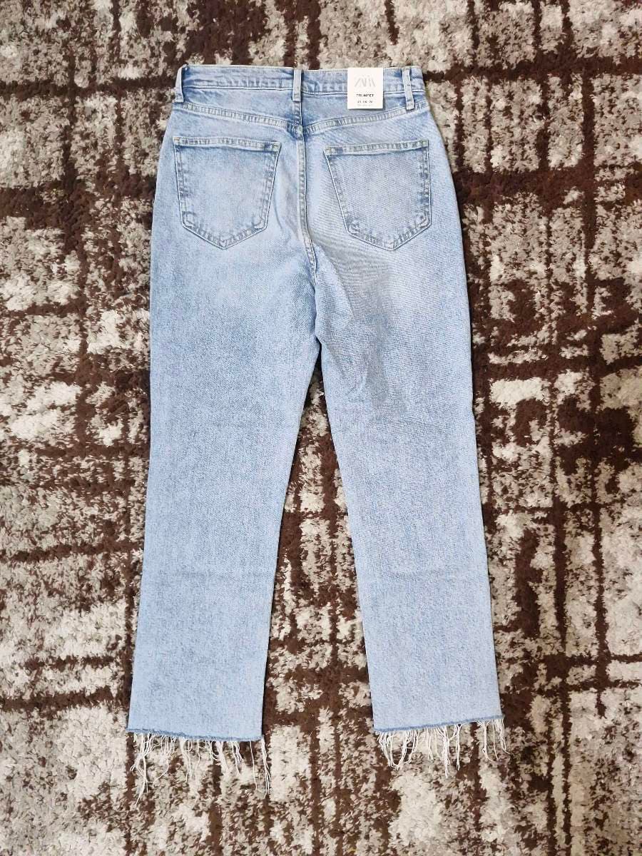 Zara Light Wash Jeans thumbnail 6