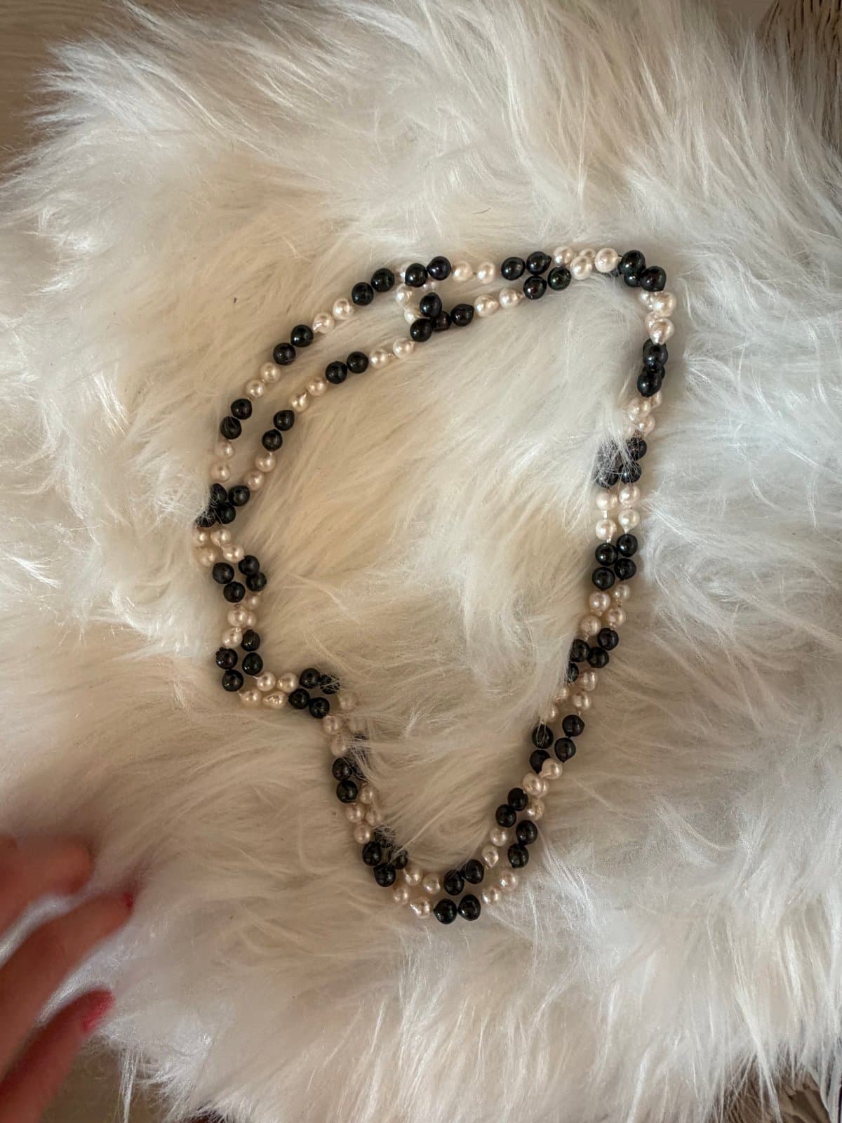 SOHI long pearl necklace thumbnail 4