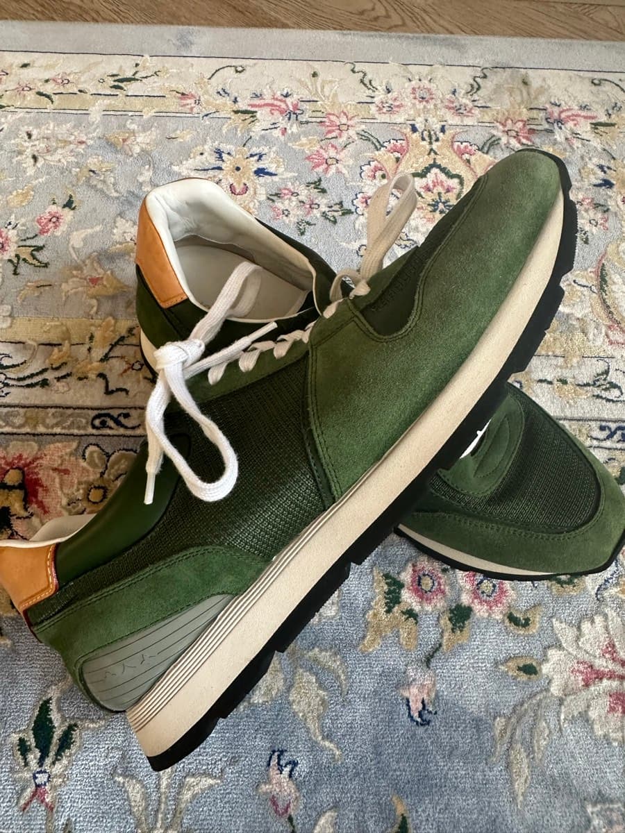 Louis Vuitton Green Suede Sneakers thumbnail 3