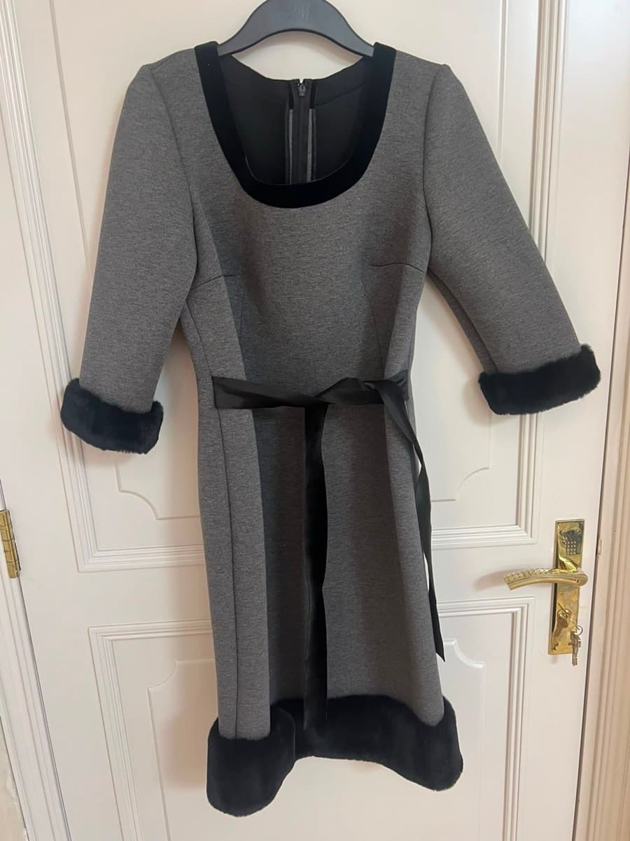 Cailan’d Gruppo Caillant Grey Dress with Faux Fur Trim – New with Tags thumbnail 3