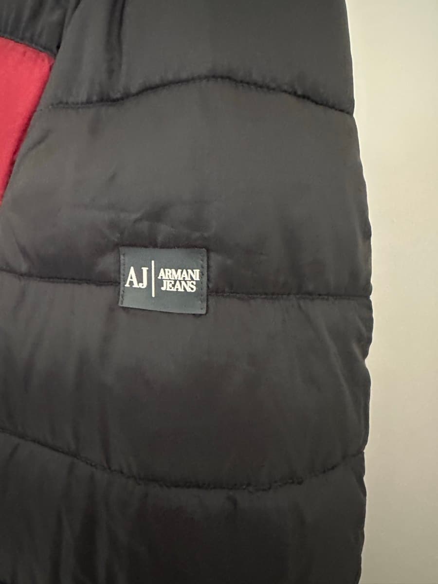 Authentic Armani Jeans Reversible Puffer Jacket Black/Red – Size M / EU 50 thumbnail 3