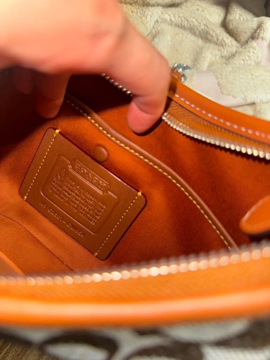 Hamptons Hobo Bag In Crystal Signature Jacquard thumbnail 8
