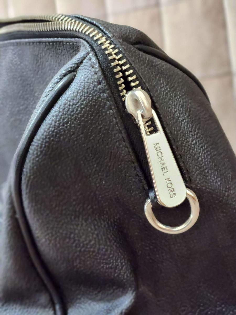 Michael Kors MK Logo Charm thumbnail 4