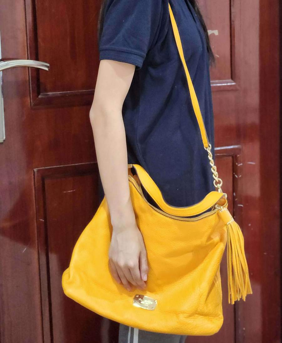 Michael Kors Leather Shoulder Bag thumbnail 2