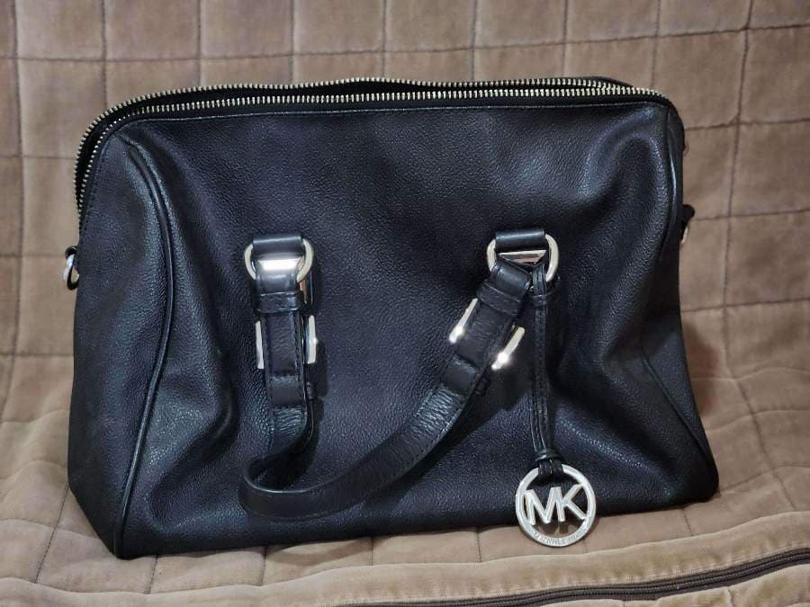 Michael Kors MK Logo Charm thumbnail 2