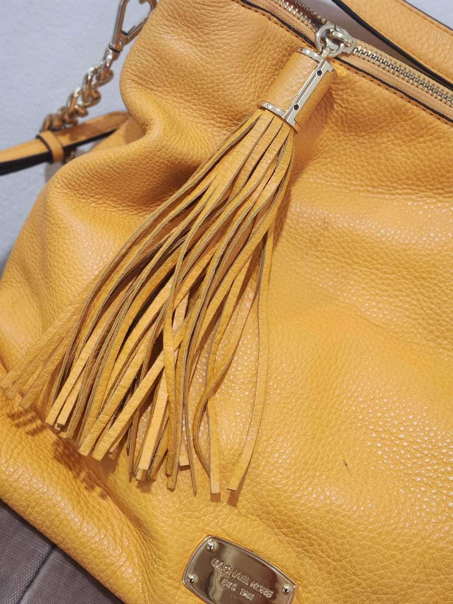 Michael Kors Leather Shoulder Bag thumbnail 5