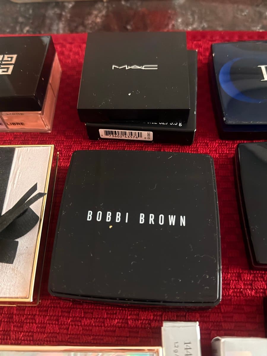 Compact Powder with Mirror thumbnail 2