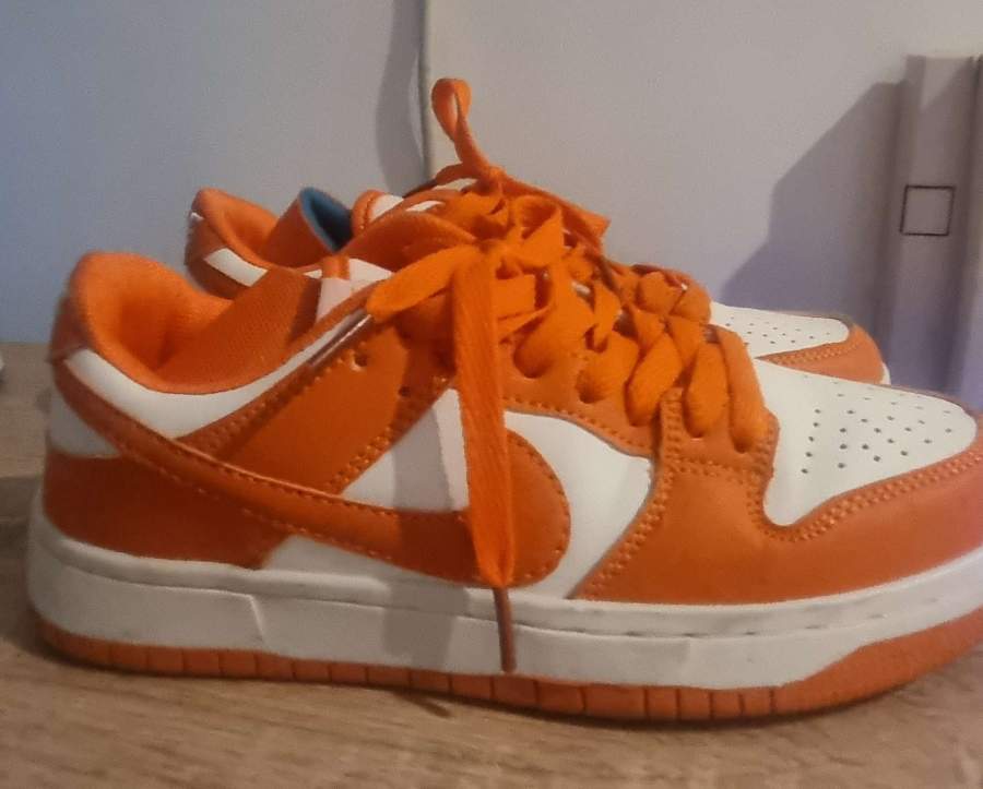 Jordan Low-Top Sneakers thumbnail 6