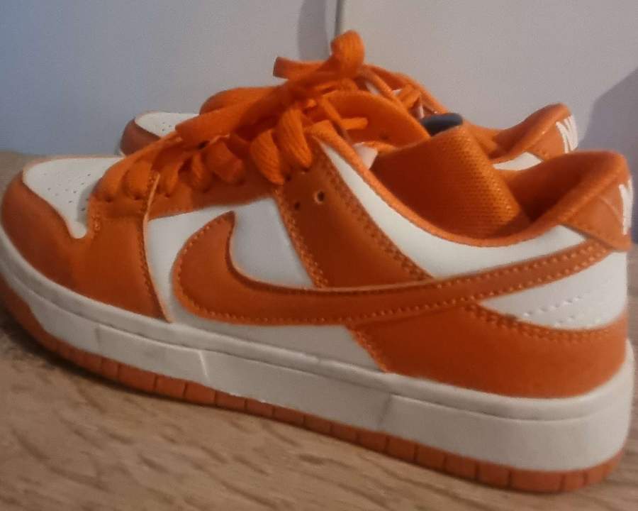 Jordan Low-Top Sneakers thumbnail 8