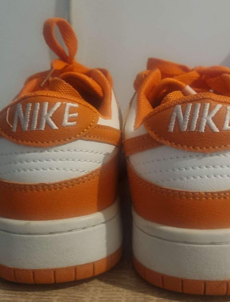 Jordan Low-Top Sneakers thumbnail 5