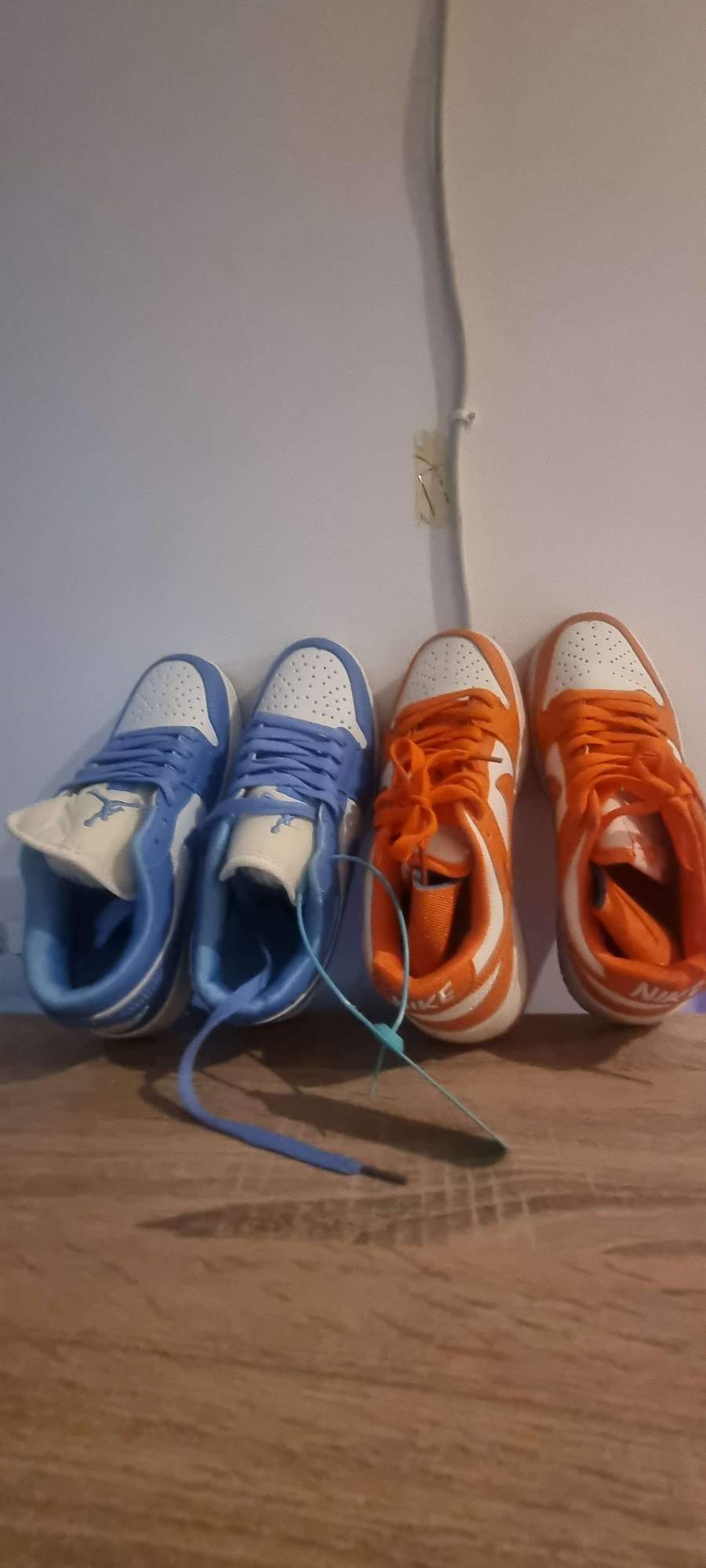 Jordan Low-Top Sneakers thumbnail 9