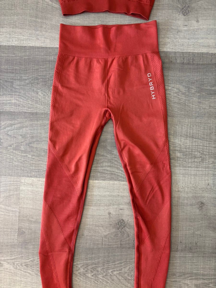 HYBRYD Activewear Set thumbnail 3