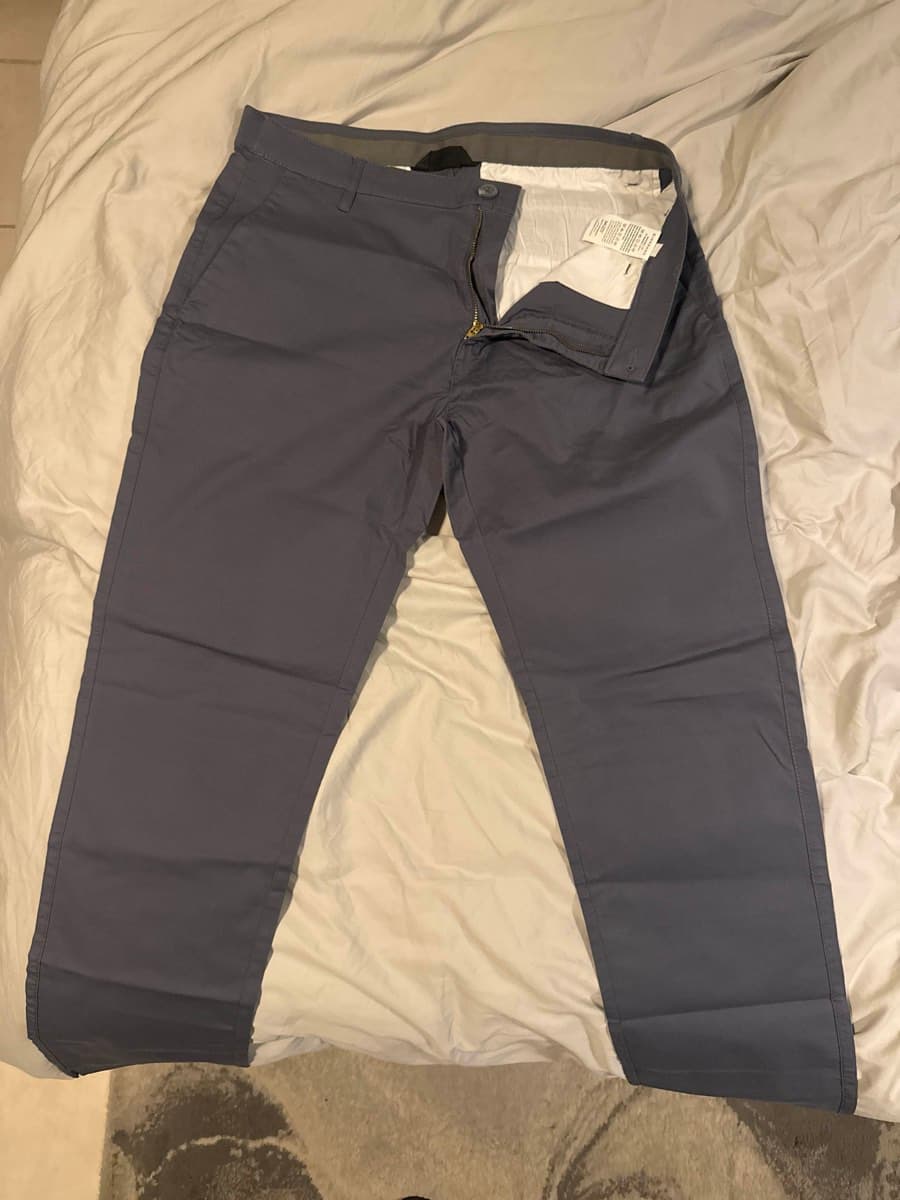 Men's Grey Chino Trousers Giordano  brand