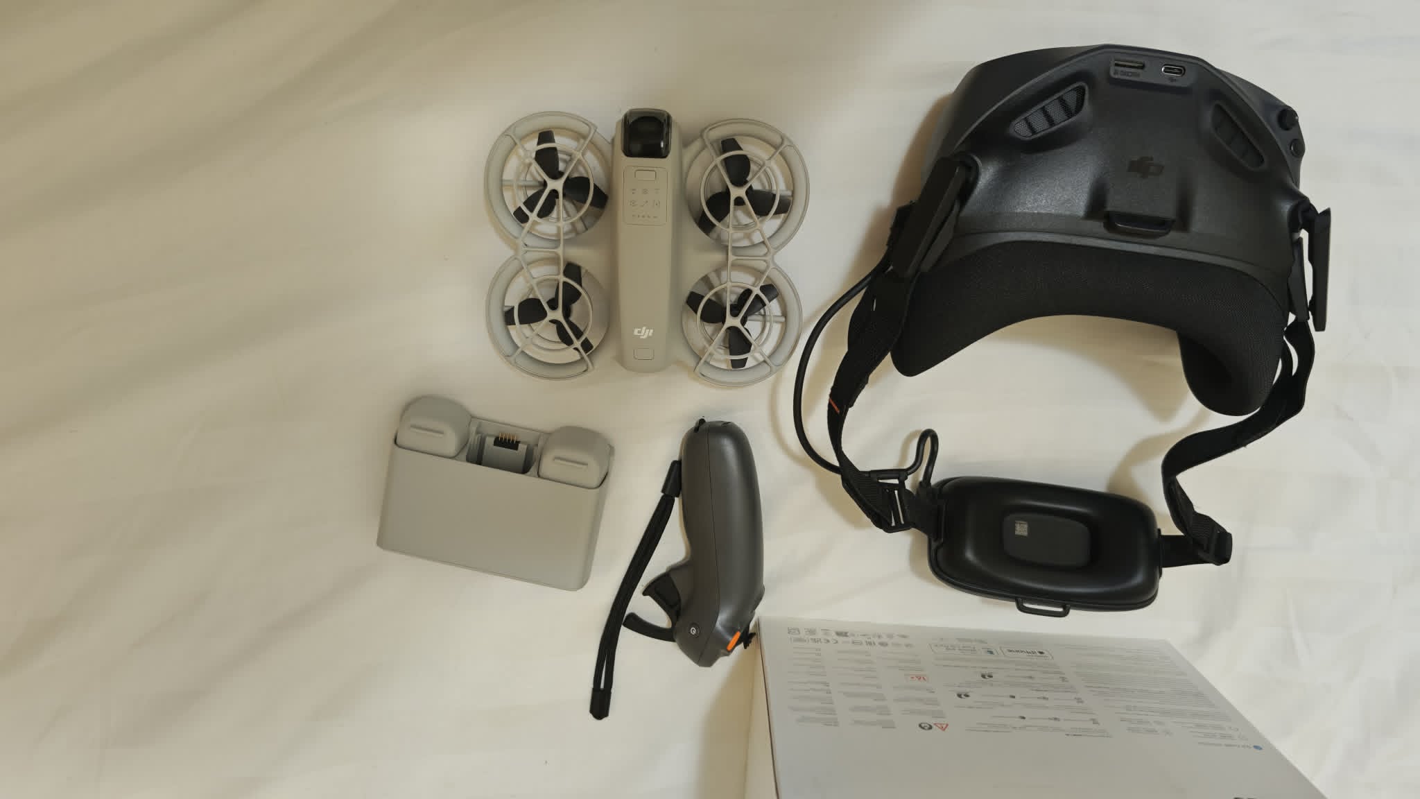 DJI Neo Motion Fly More Combo