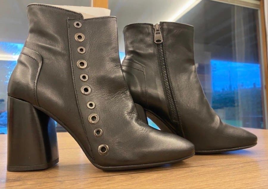 Divine Follie Italian Leather Heeled Ankle Boots – NEW – Size 38 thumbnail 2