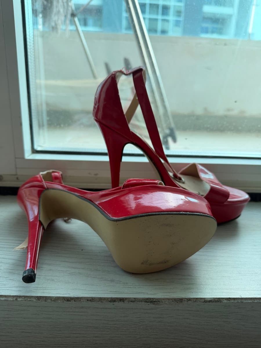 Vita Bella Red Patent Heels thumbnail 2