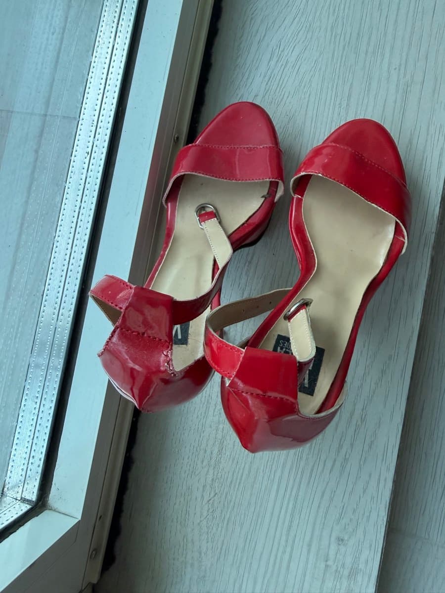 Vita Bella Red Patent Heels thumbnail 3