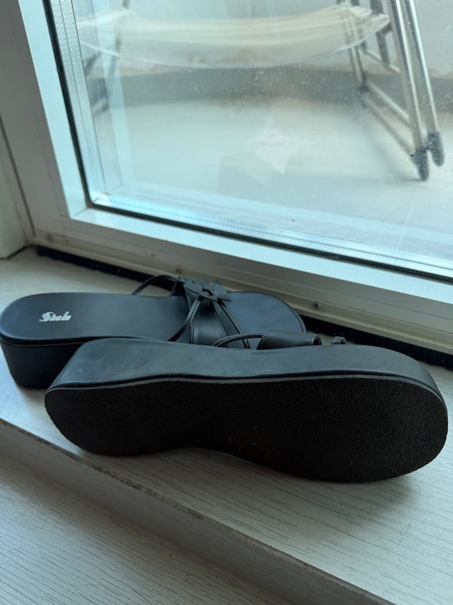 Shein Black Platform Sandals thumbnail 3