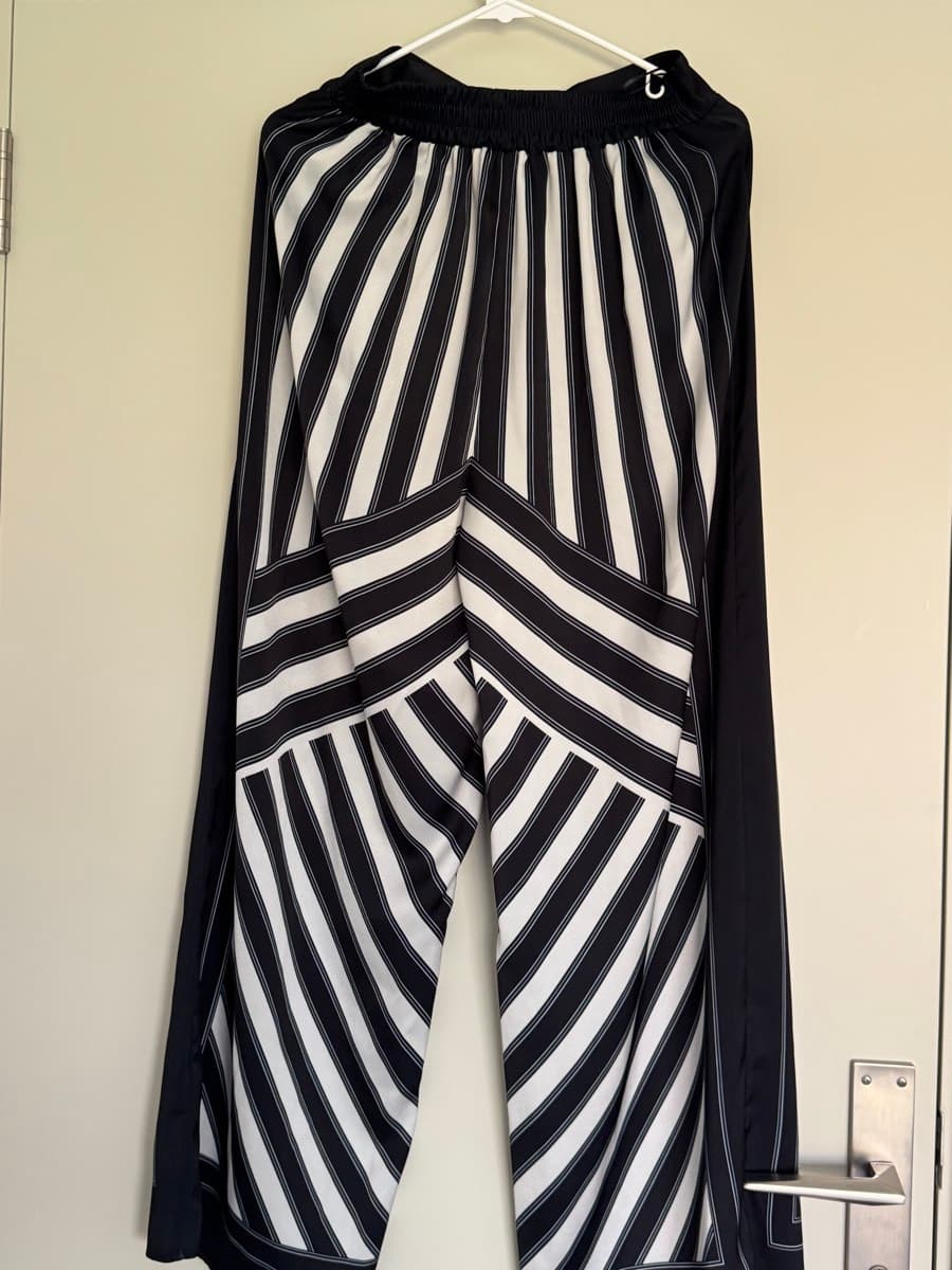 Striped Long-Sleeve Blouse & Pants set thumbnail 5