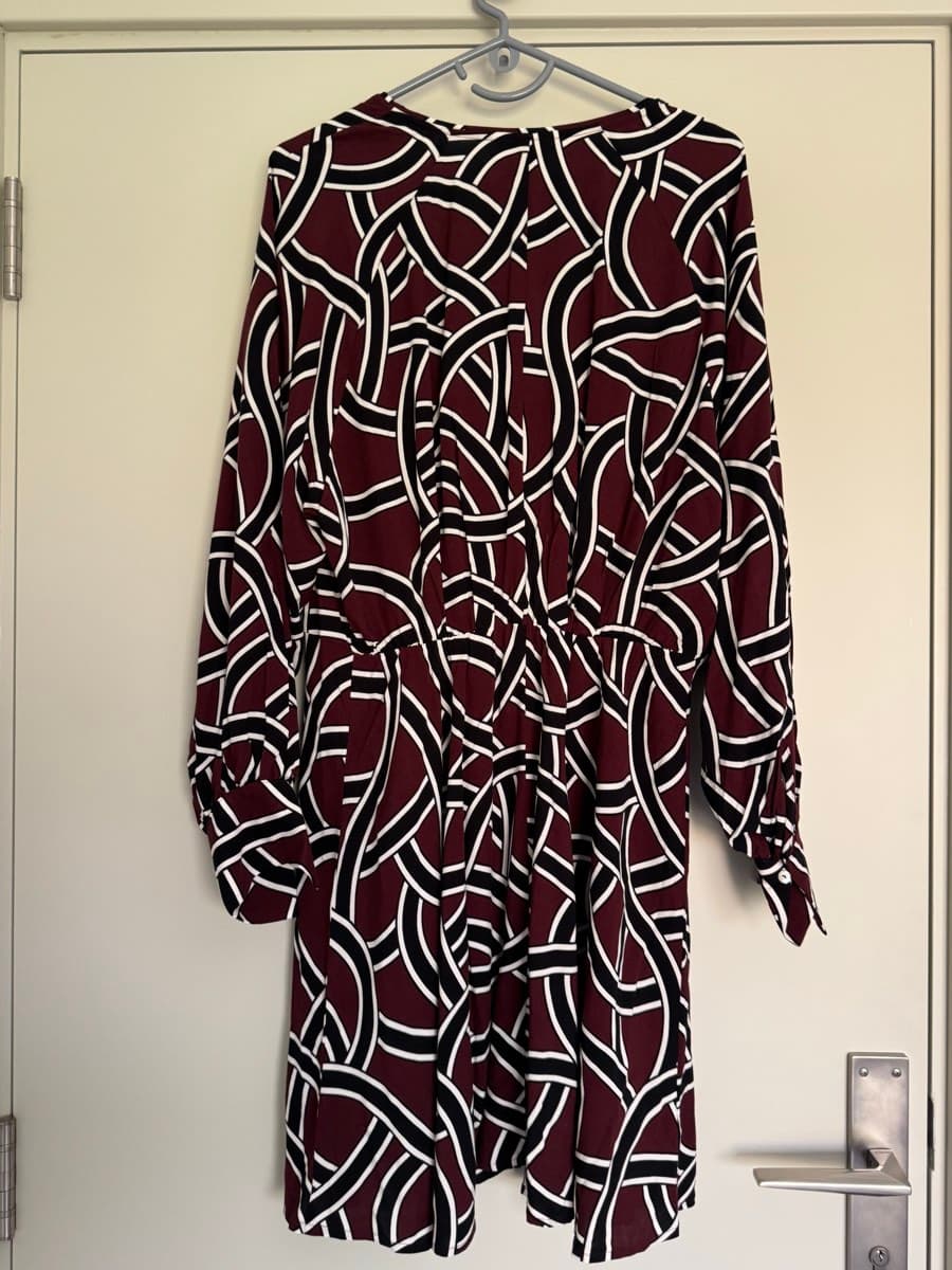 H&M Patterned V-Neck Dress M thumbnail 8