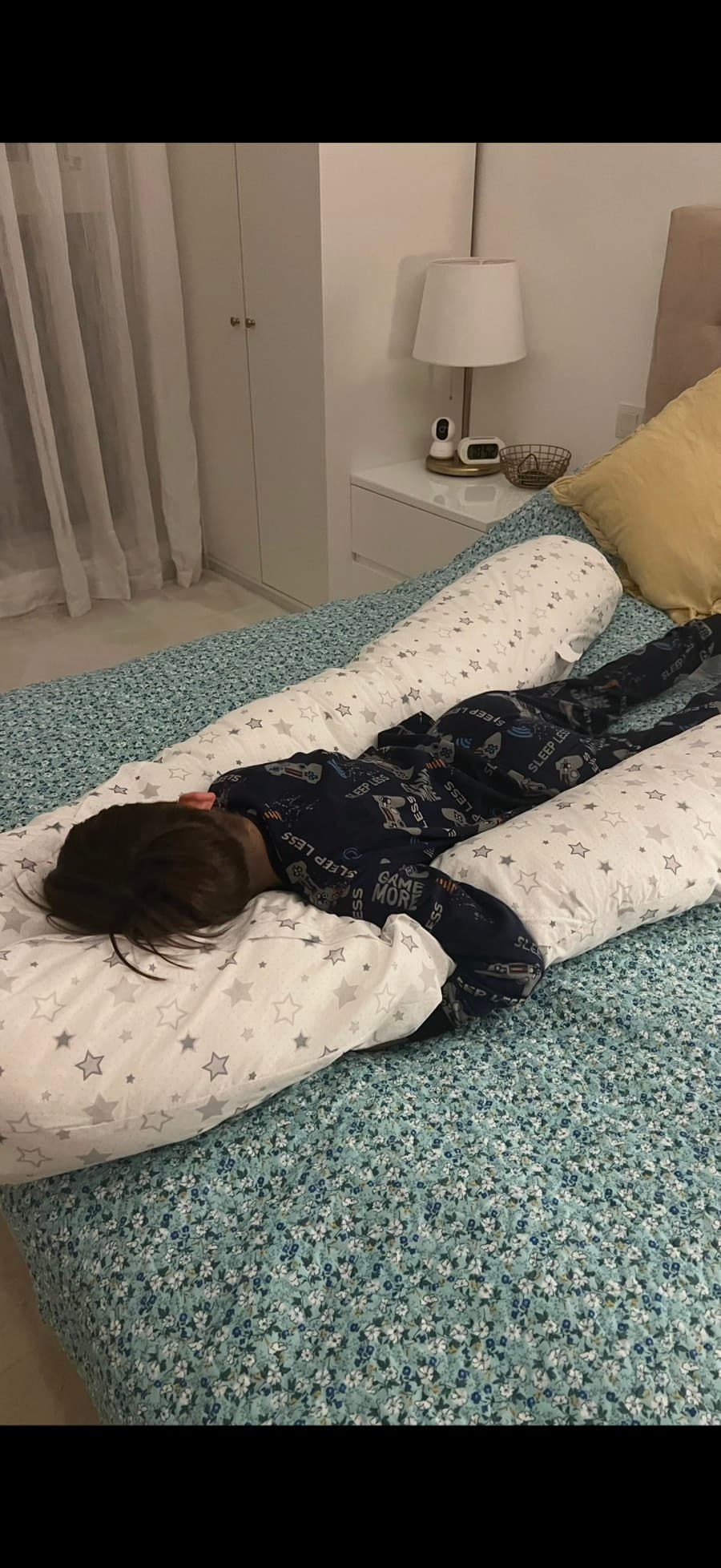 Star Print pregnancy Pillow