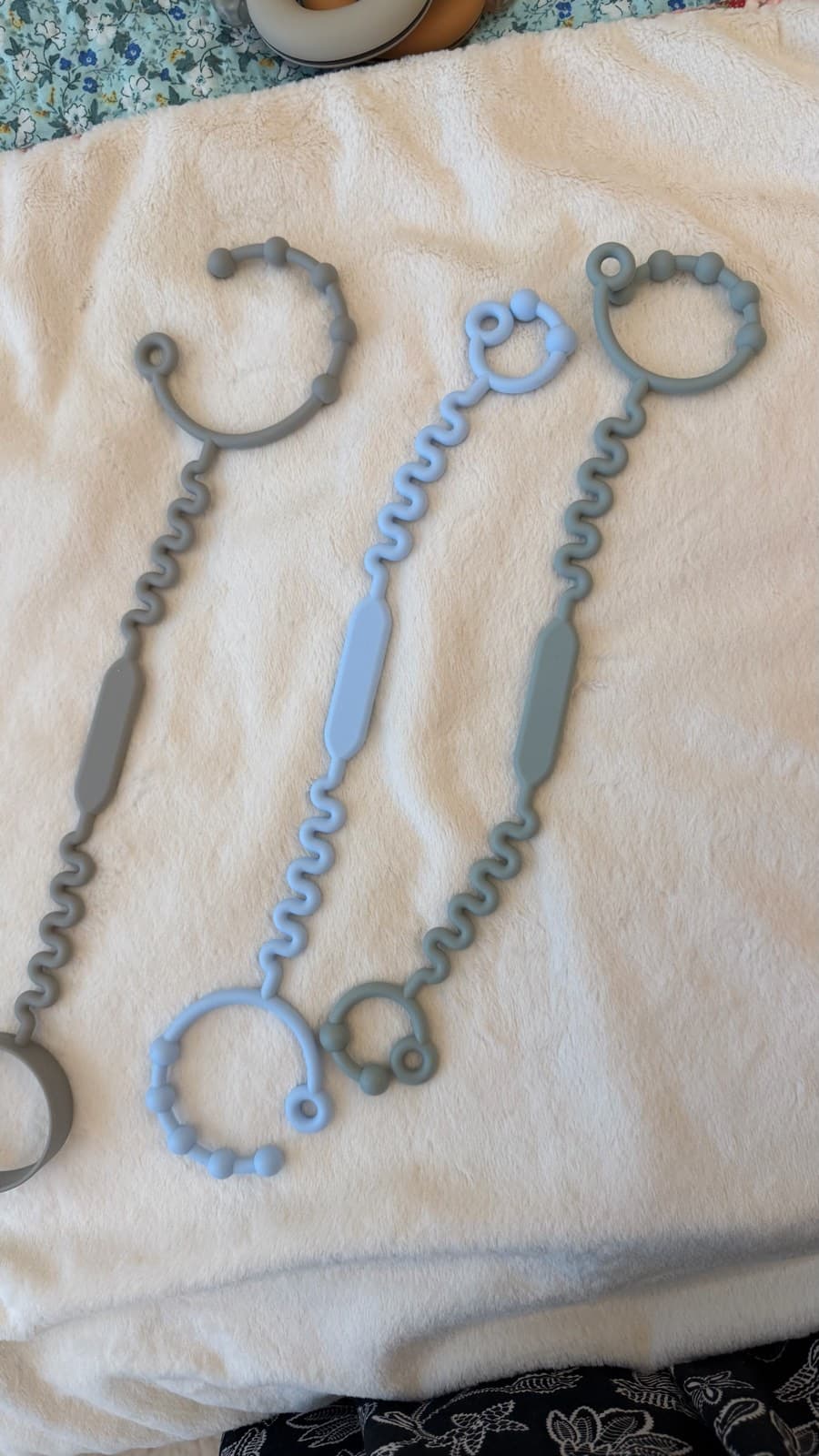 Assorted Pacifier Clips Set thumbnail 4