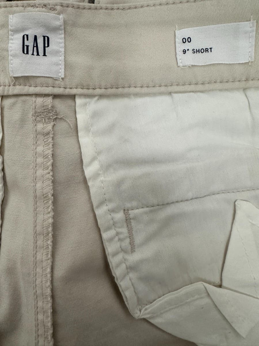 Gap Cream Short - size 34 thumbnail 4