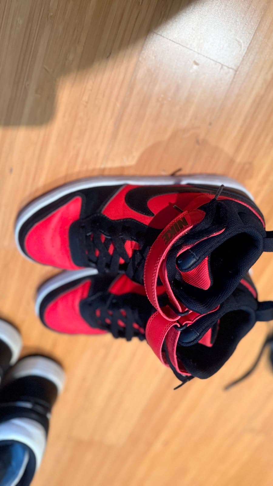 Jordan 1 Mid Sneakers thumbnail 4