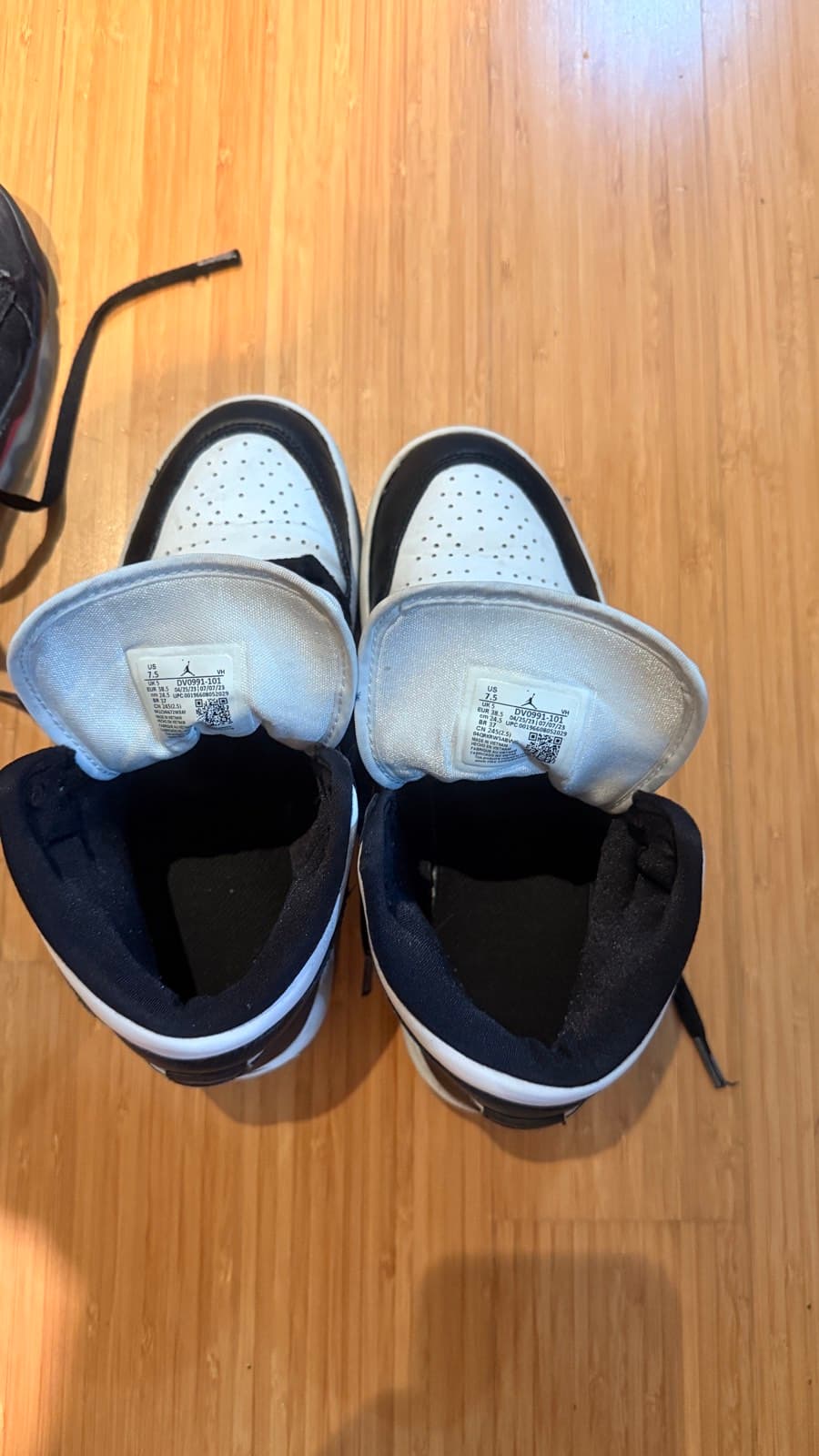 Jordan 1 Mid Sneakers - image 1