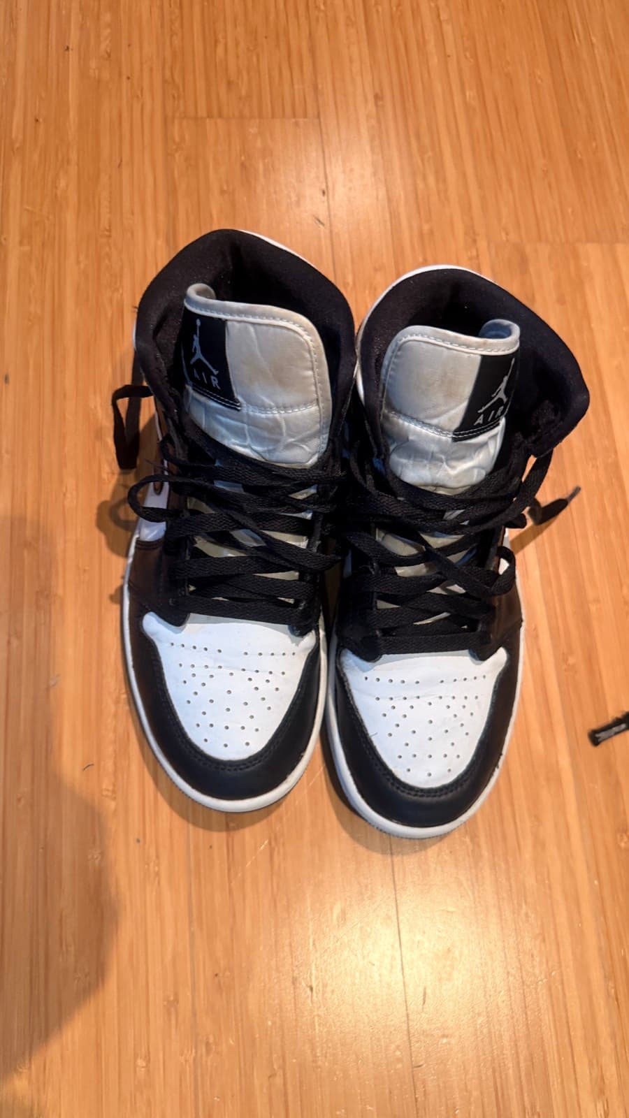 Jordan 1 Mid Sneakers thumbnail 2