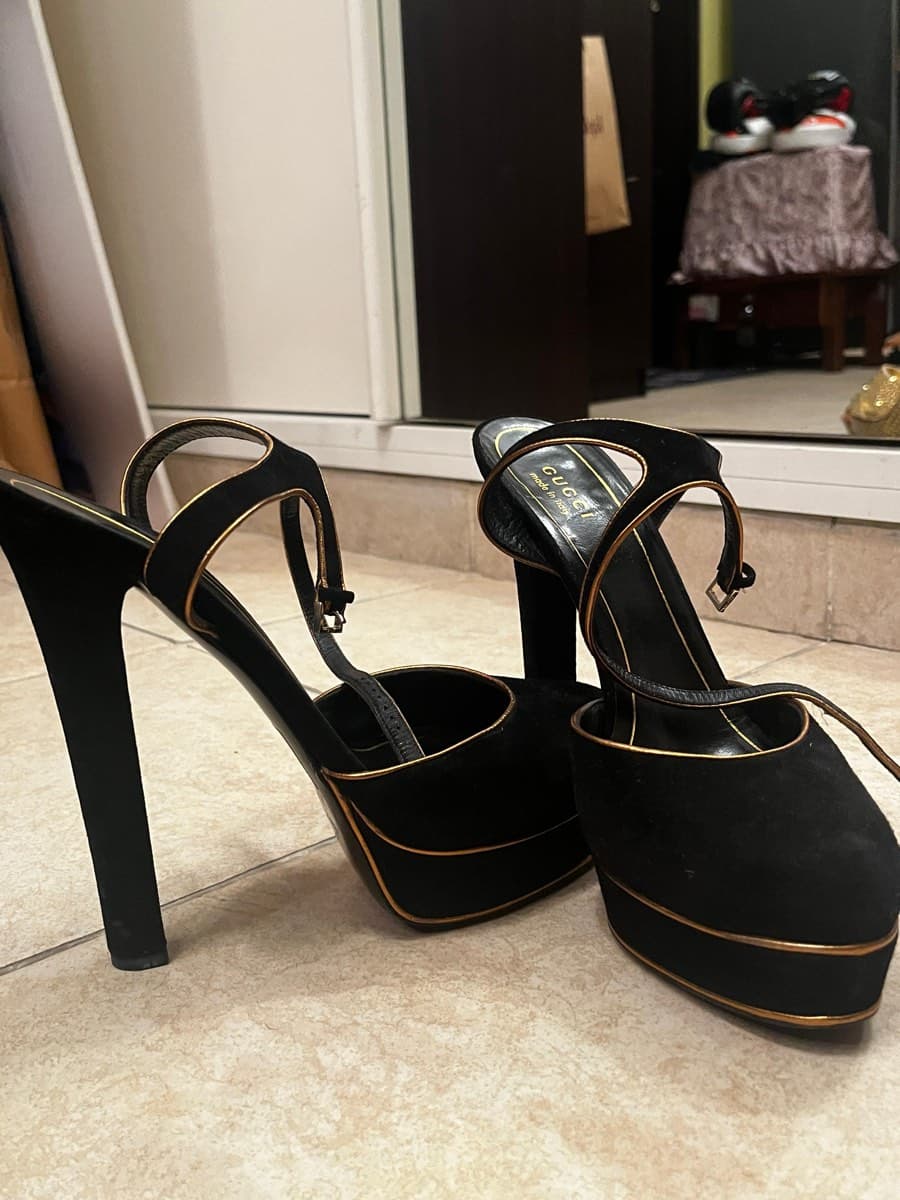 Gucci Suede Platform Heels thumbnail 3