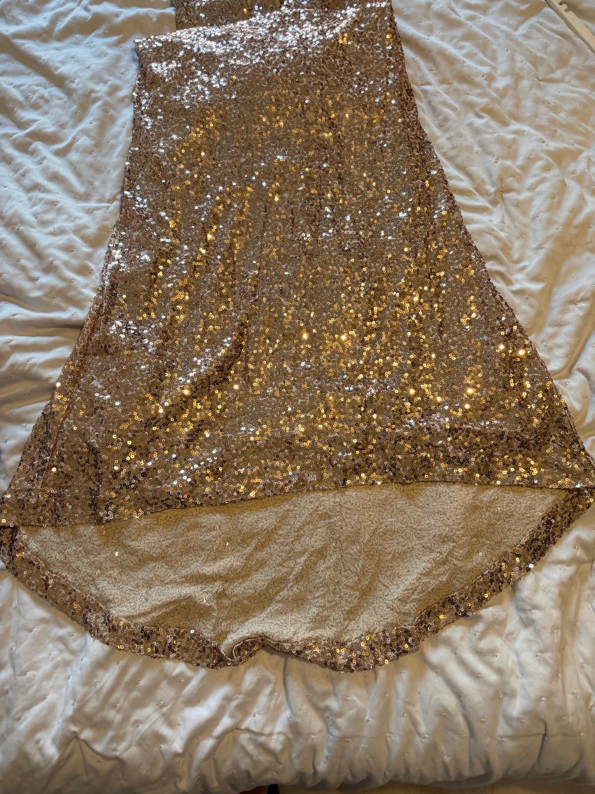 Badgley Mischka Gold Sequin Cowl Back Maxi Gown – Size 6 thumbnail 7