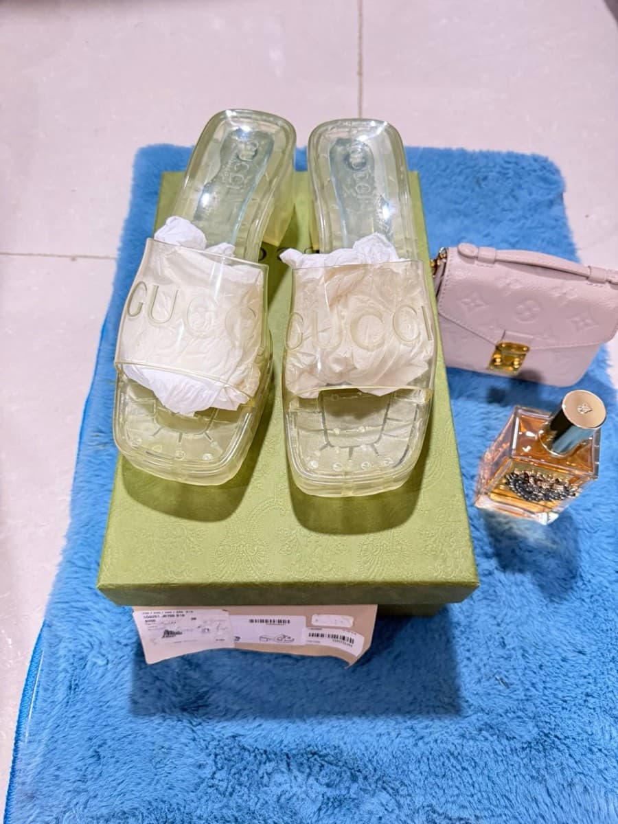 Gucci Transparent Rubber Slidesh