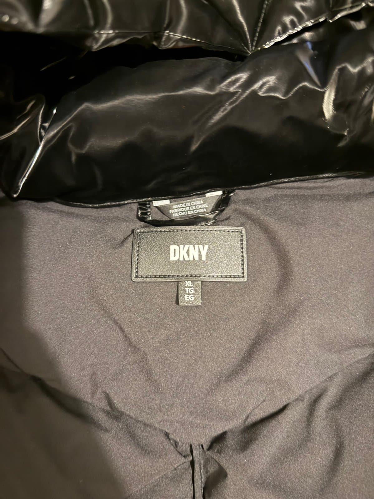 DKNY Black High-Shine Hooded Puffer Coat – Water Resistant – XL thumbnail 5