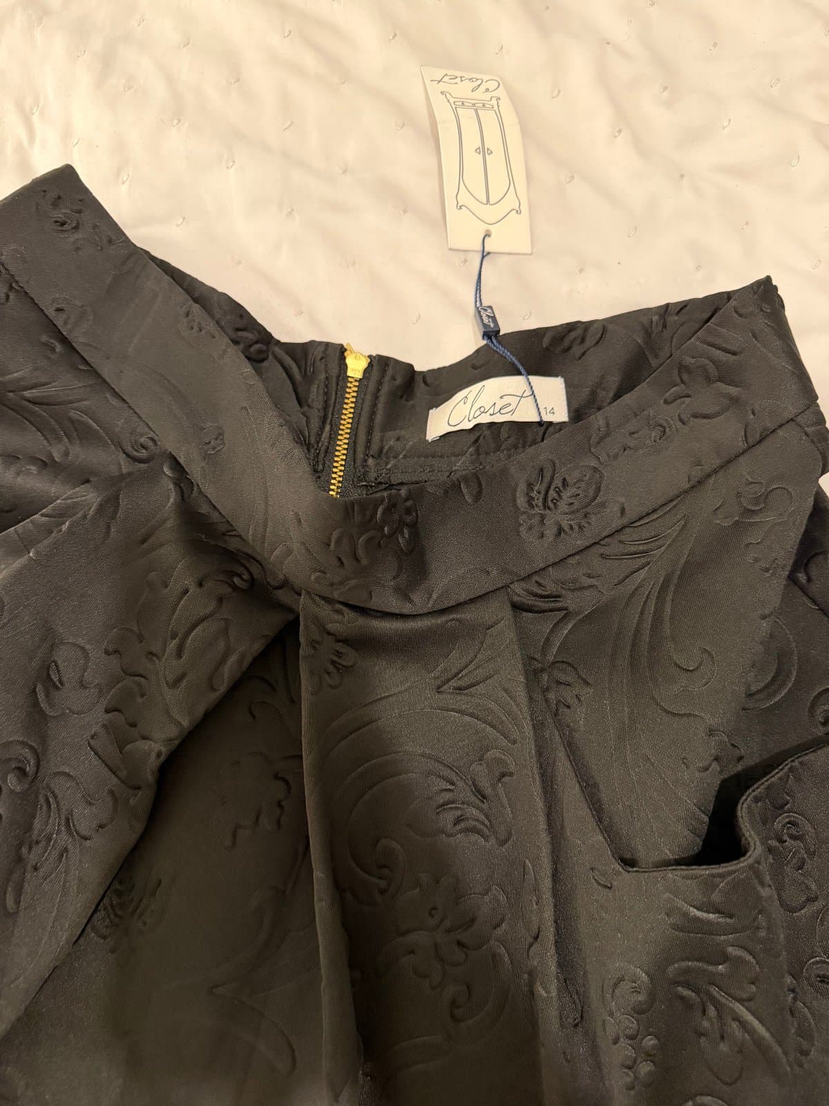Closet Black Embossed Floral A-Line Midi Skirt – Size 14 – New With Tags thumbnail 4