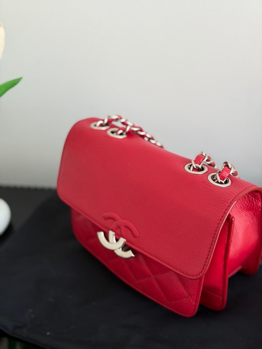 Chanel CC box small Red Grained calfskin shoulder bag thumbnail 5