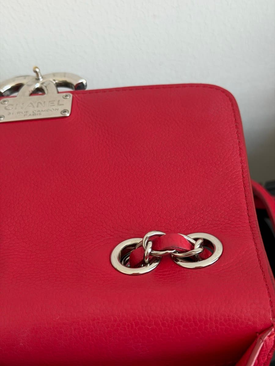 Chanel CC box small Red Grained calfskin shoulder bag thumbnail 9