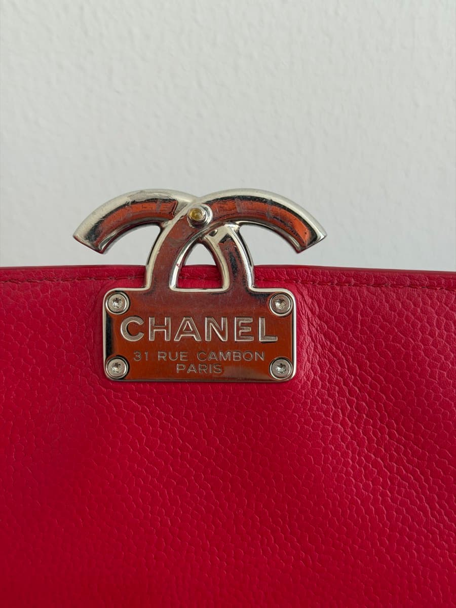 Chanel CC box small Red Grained calfskin shoulder bag thumbnail 4